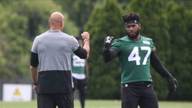 Robert Saleh and Bryce Huff at OTAs in 2021